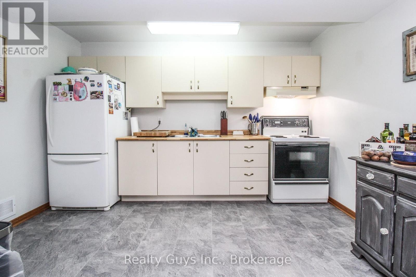 668 Brealey Drive Property Photo 36
