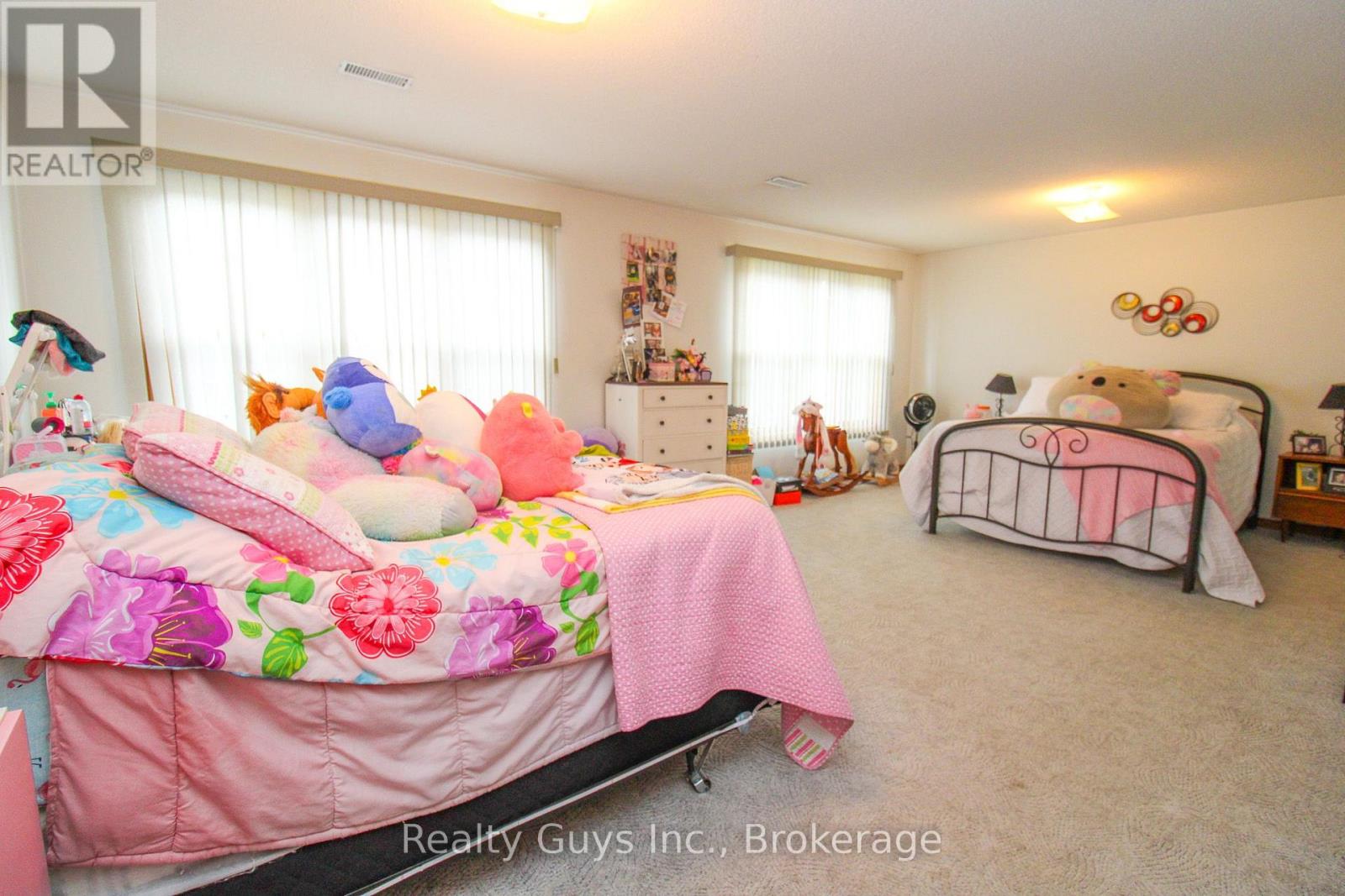 668 Brealey Drive Property Photo 39