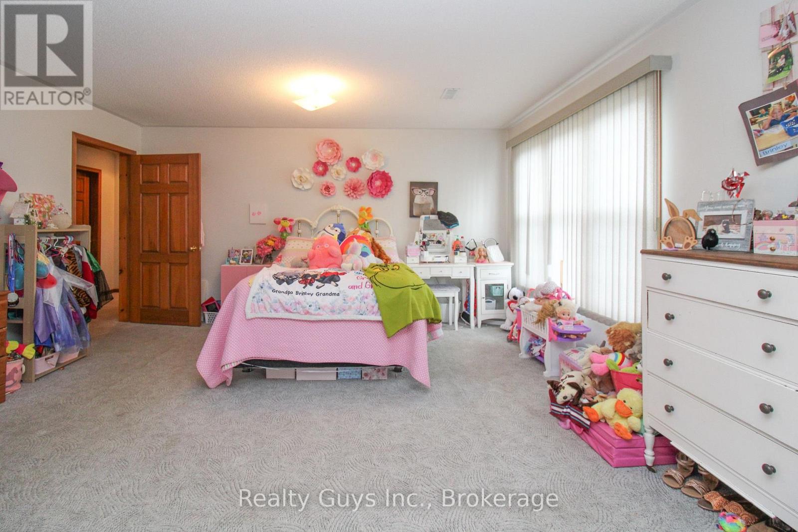 668 Brealey Drive Property Photo 40