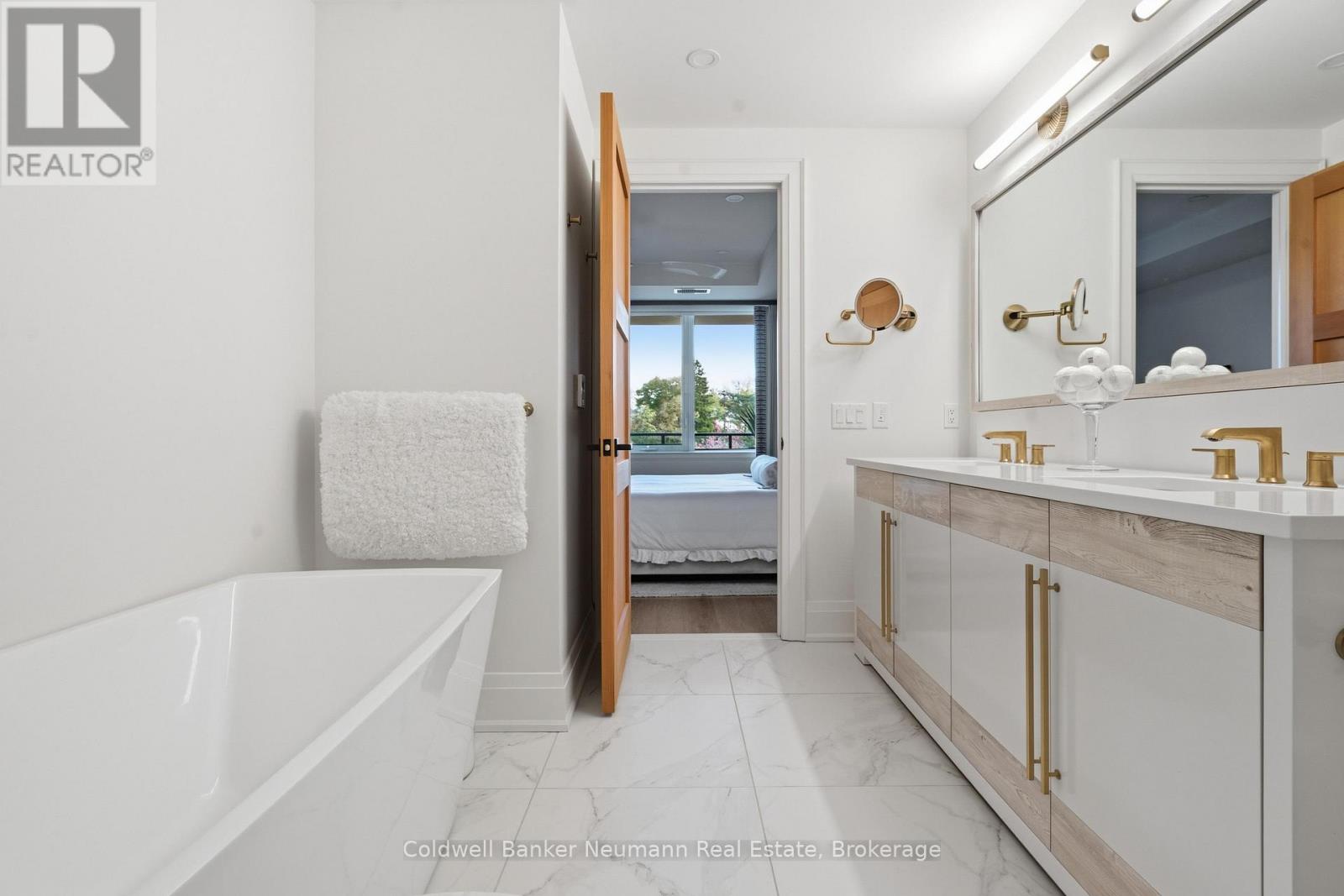 210 - 6523 Wellington Road 7 Road Property Photo 11