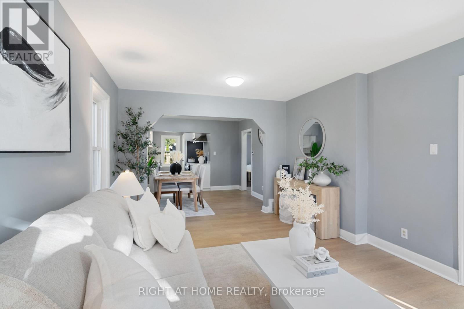 236 Highbury Avenue N Property Photo 1