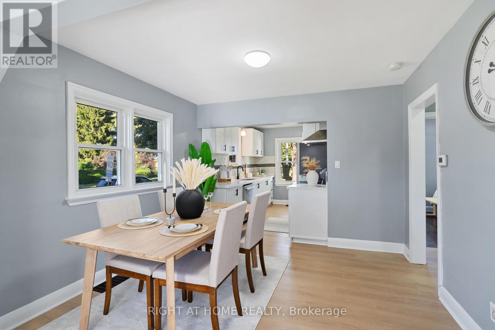 236 Highbury Avenue N Property Photo 7