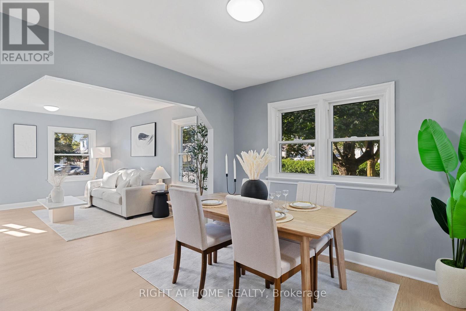 236 Highbury Avenue N Property Photo 8