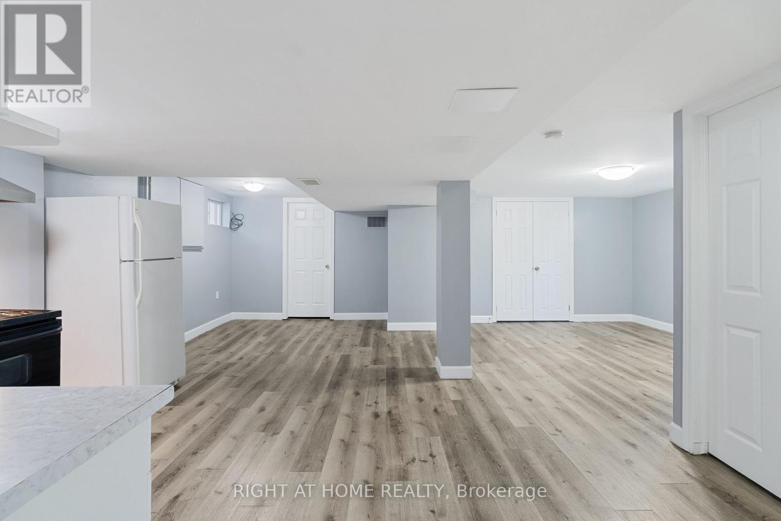 236 Highbury Avenue N Property Photo 24
