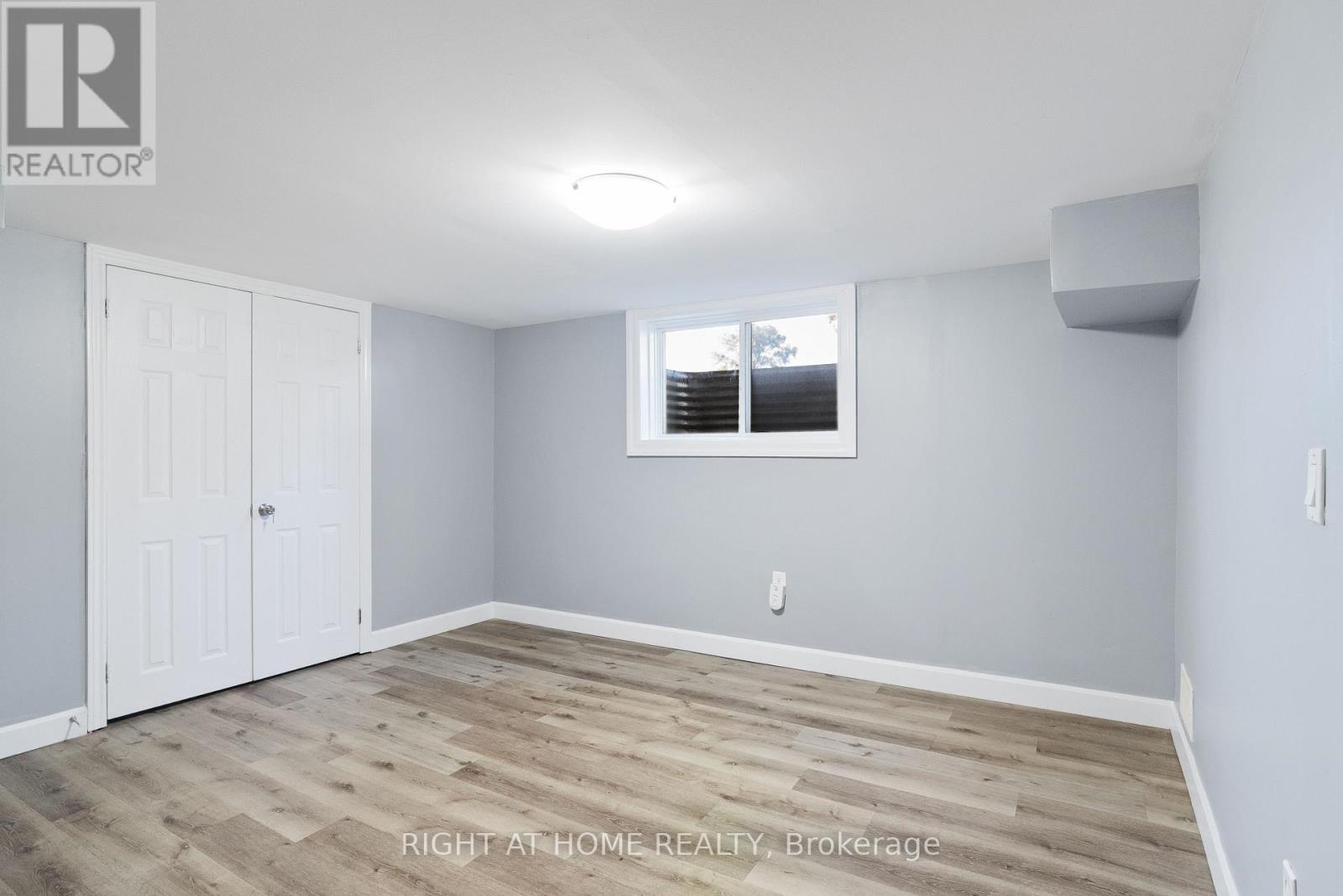 236 Highbury Avenue N Property Photo 25