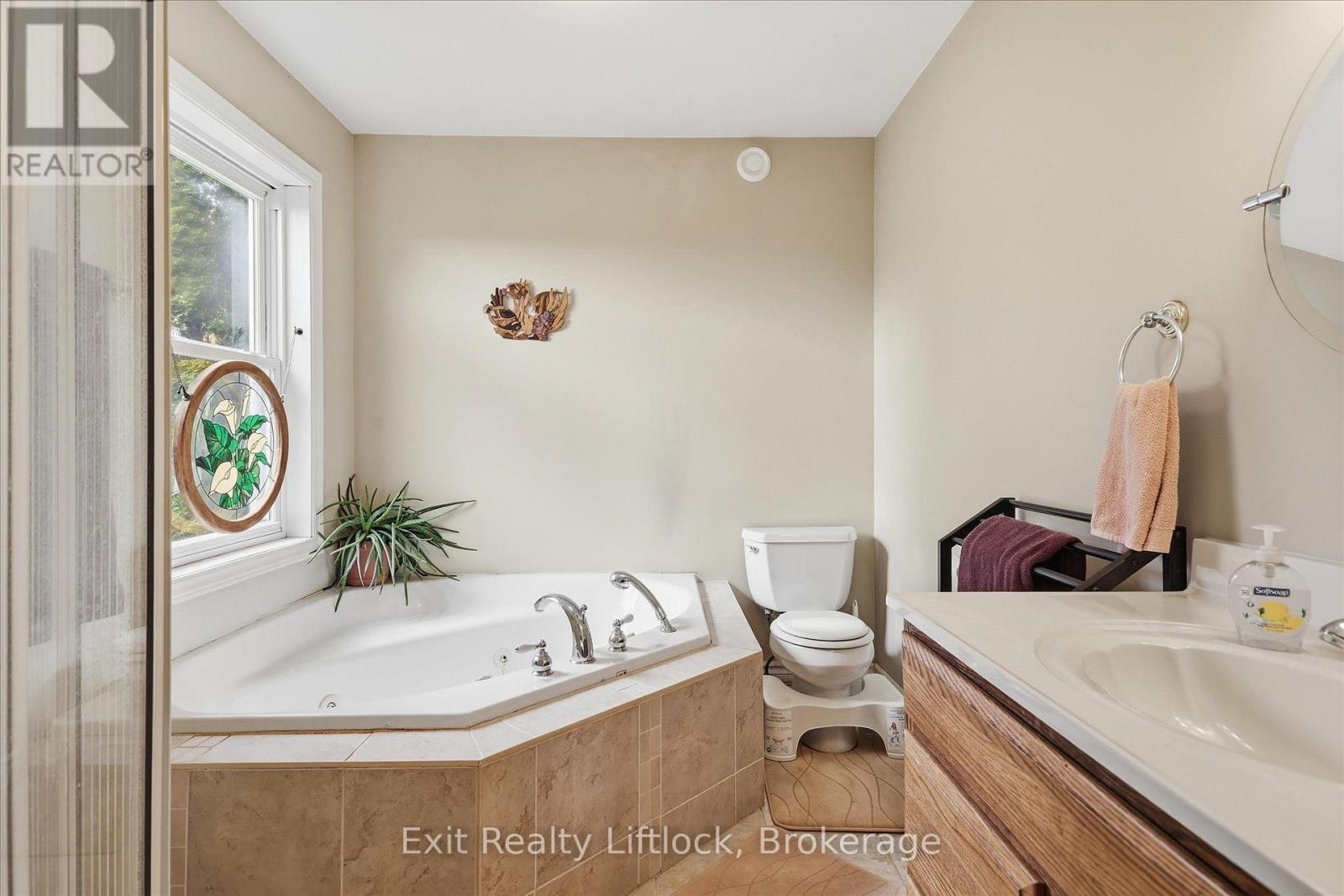 836 Hayes Line Property Photo 12