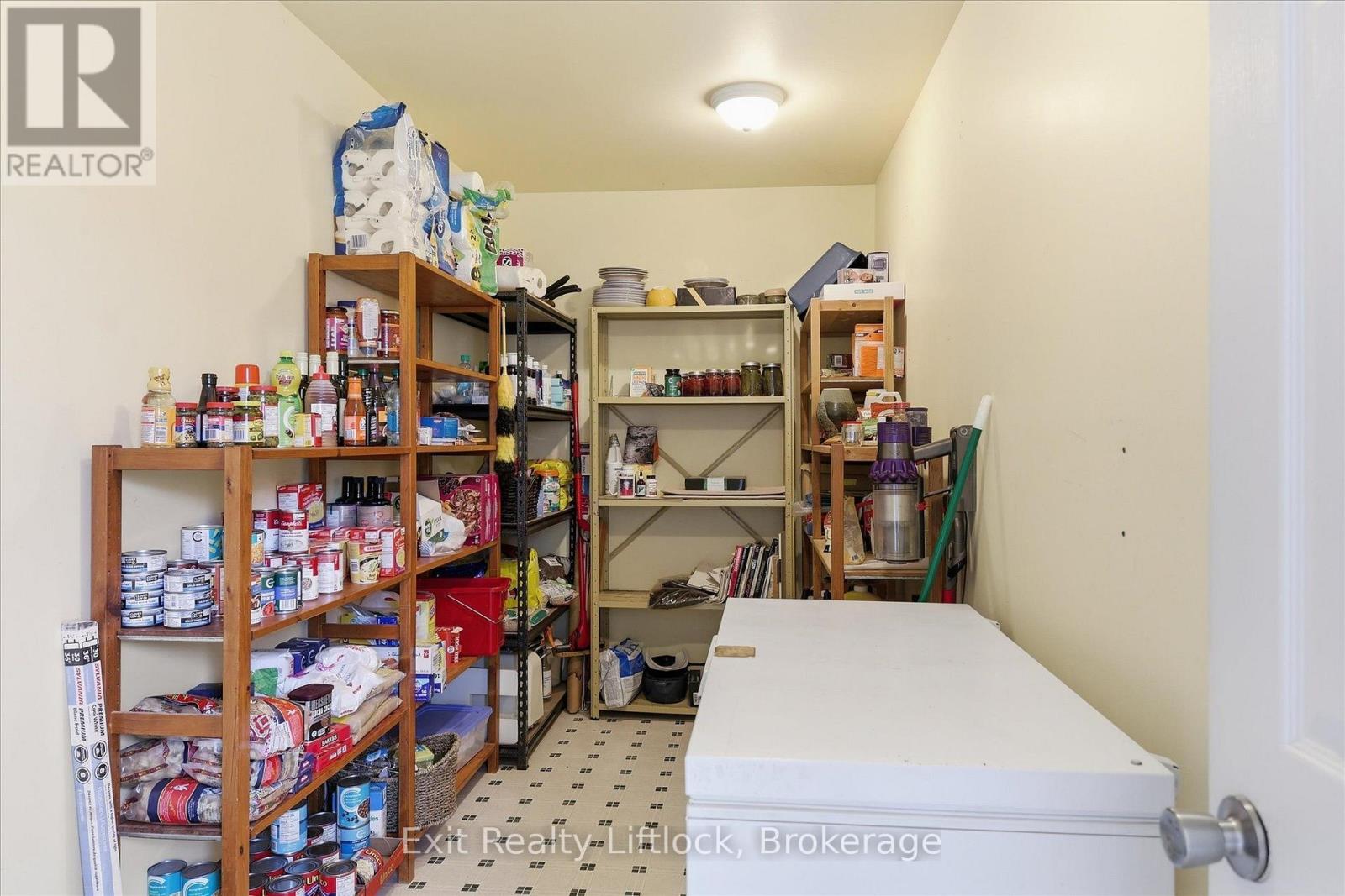836 Hayes Line Property Photo 15