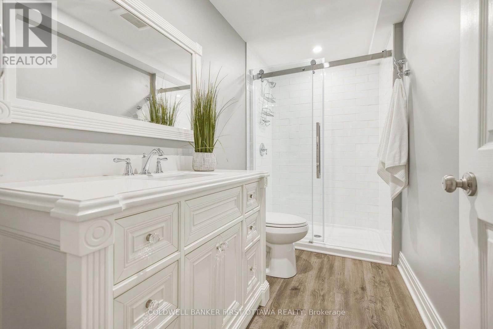 529 Adamson Crescent Property Photo 38