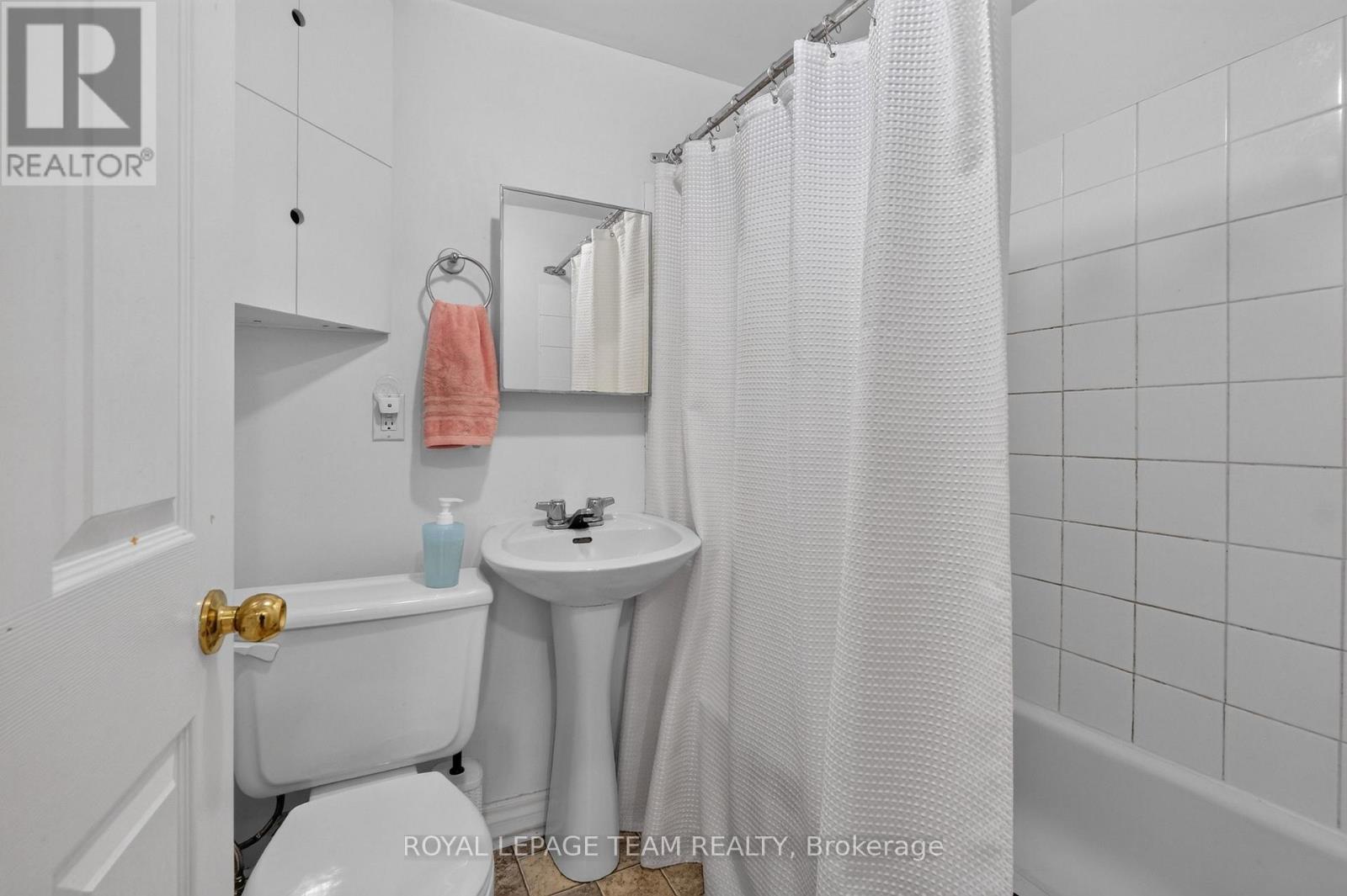 7 - 4 Eccles Street Property Photo 26