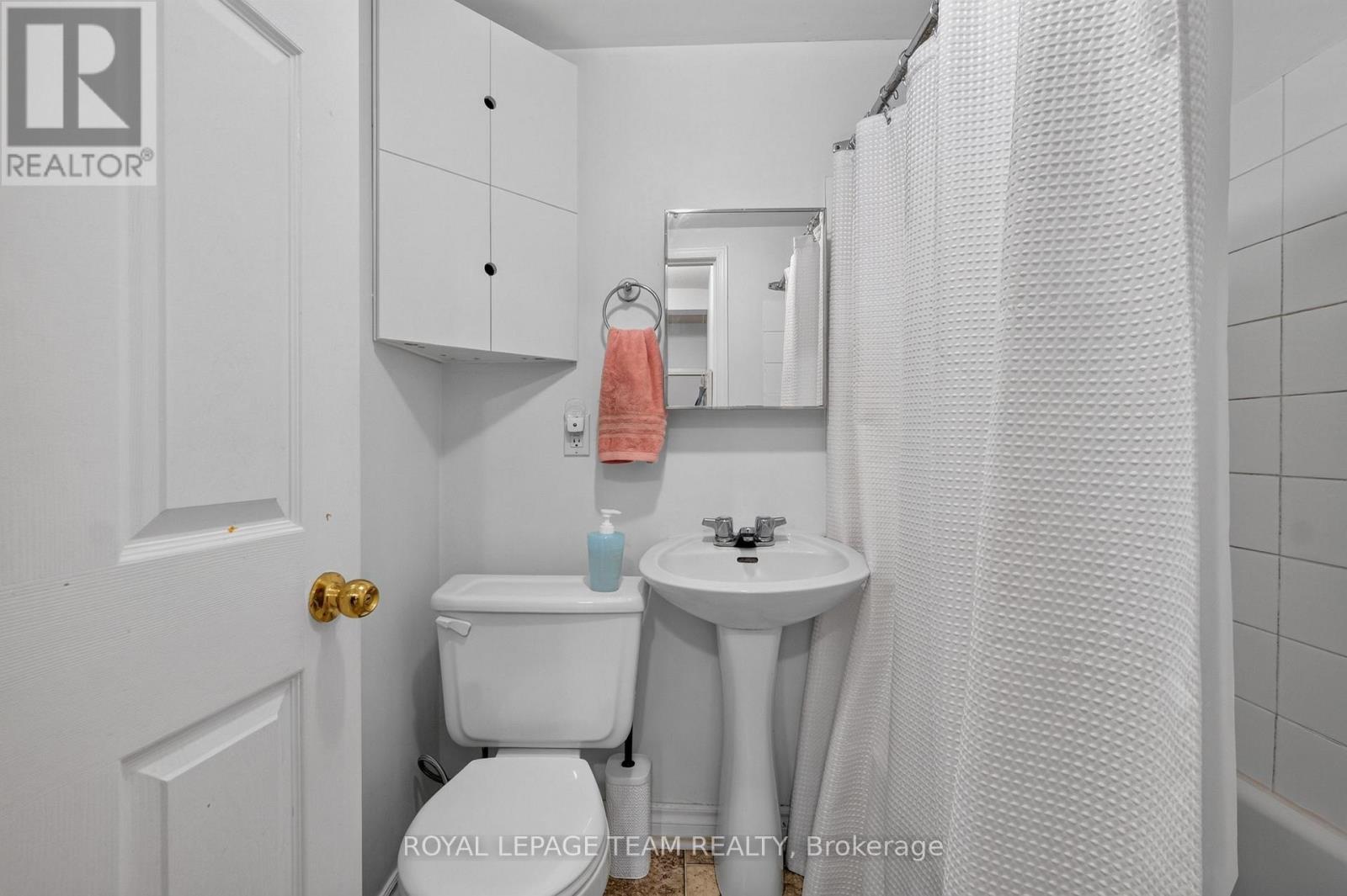 7 - 4 Eccles Street Property Photo 27