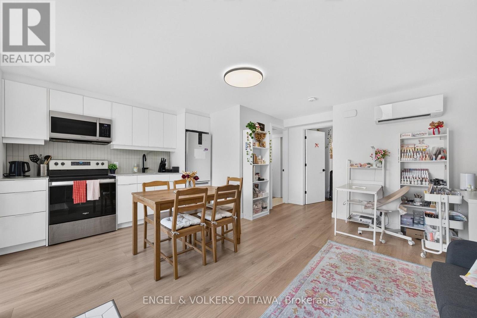 D - 119 Carruthers Avenue Property Photo 3