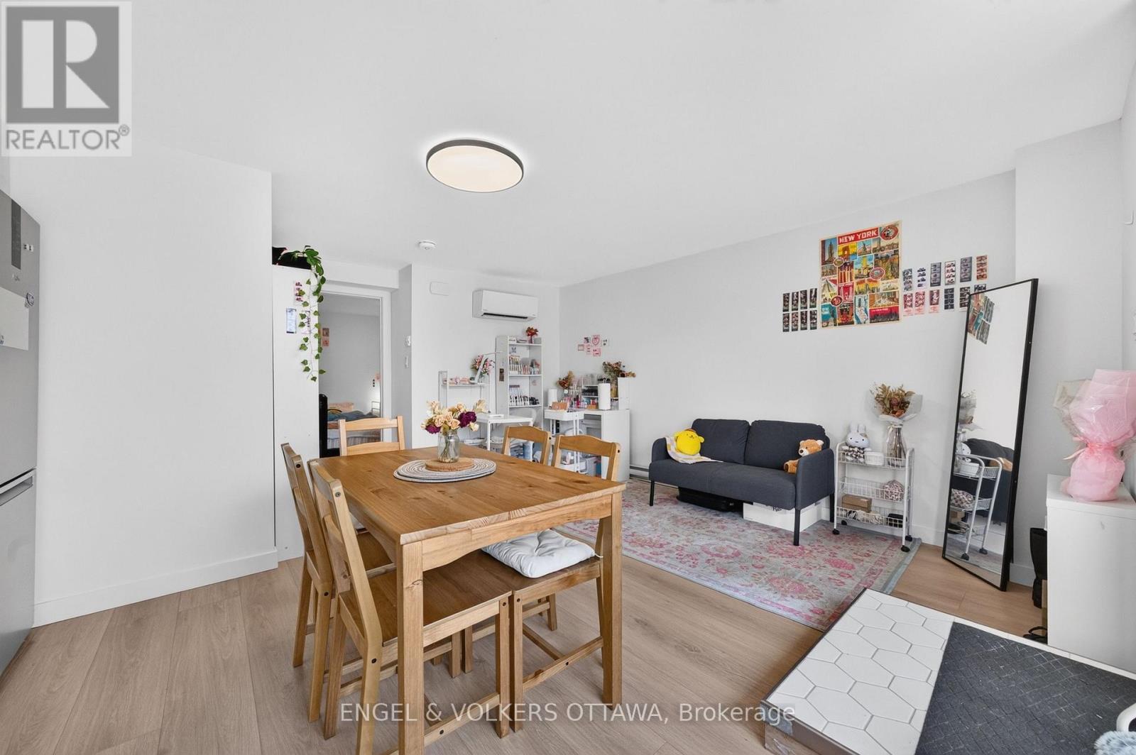 D - 119 Carruthers Avenue Property Photo 10