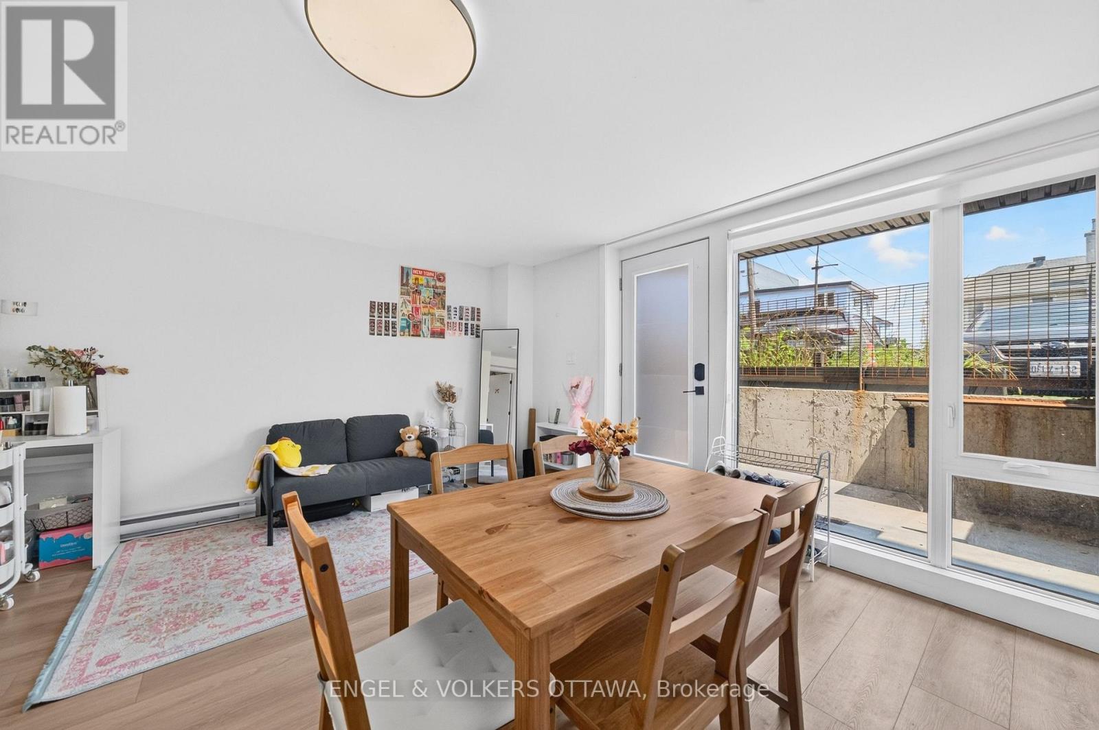 D - 119 Carruthers Avenue Property Photo 11