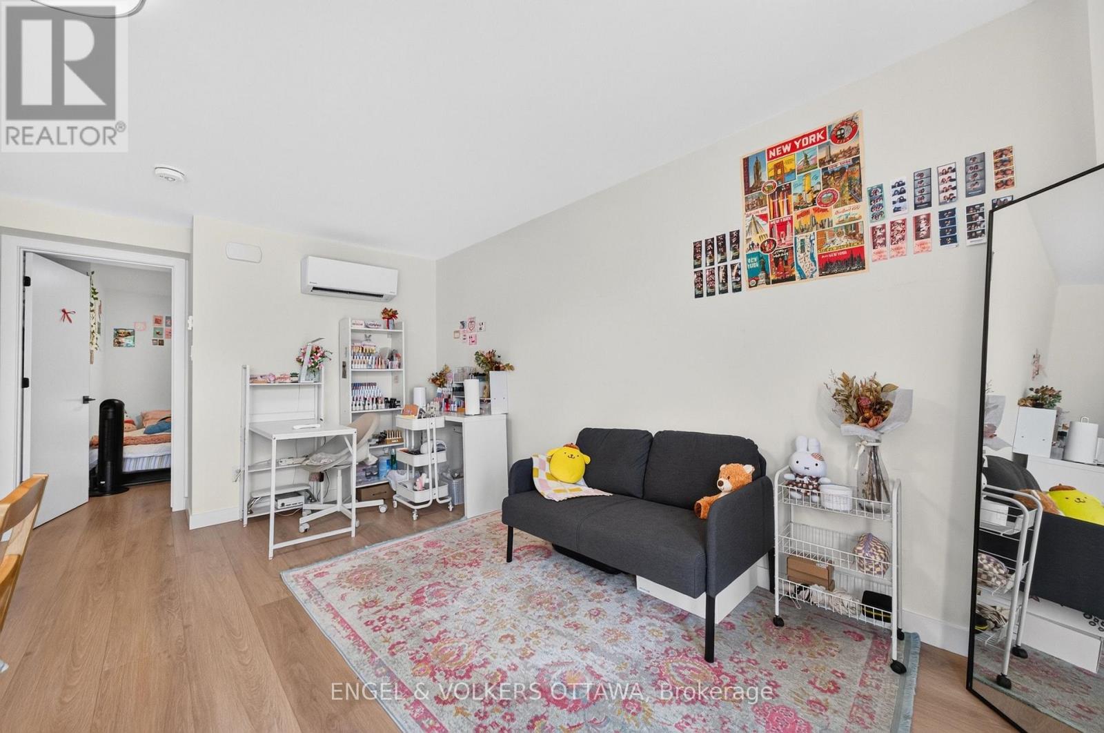 D - 119 Carruthers Avenue Property Photo 14