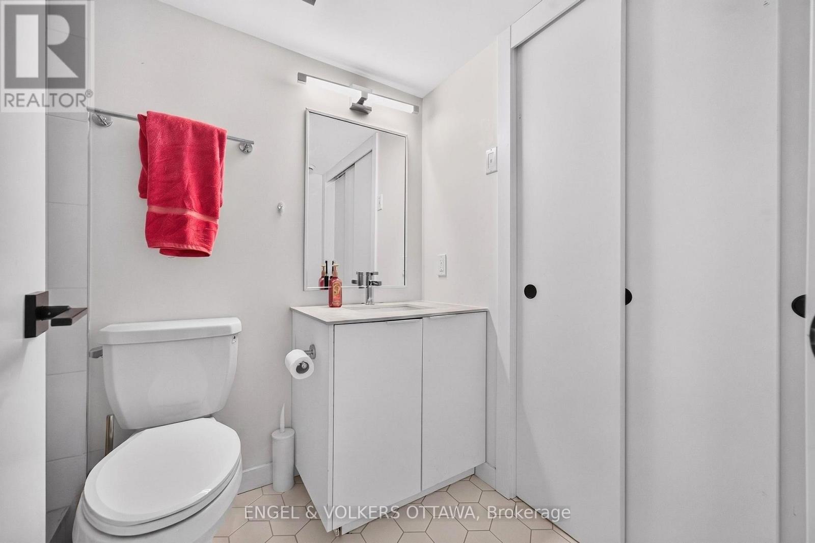 D - 119 Carruthers Avenue Property Photo 17