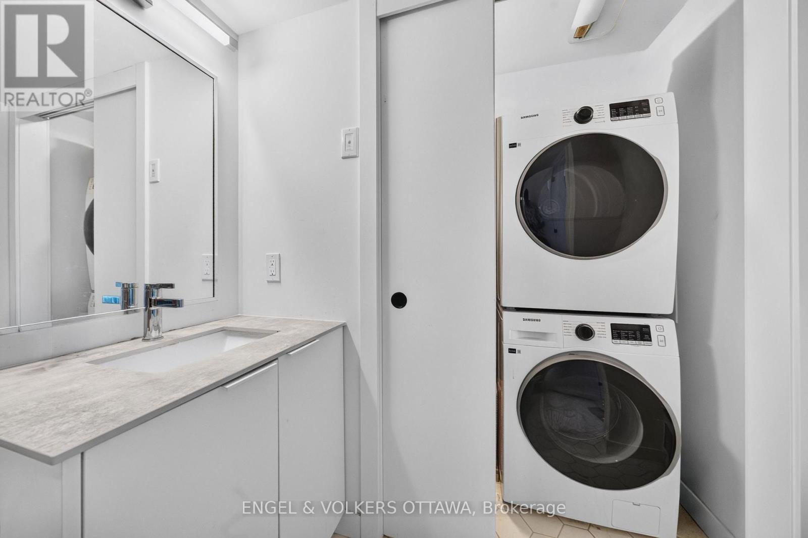 D - 119 Carruthers Avenue Property Photo 19