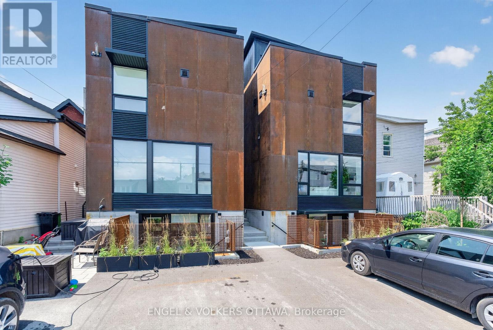 D - 119 Carruthers Avenue Property Photo 20