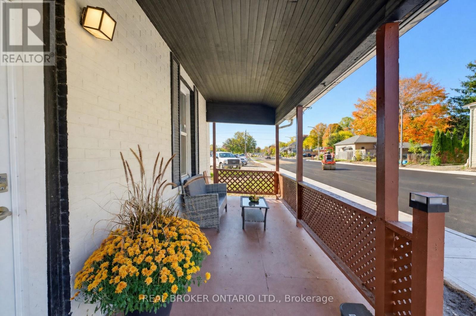 256 Dundas Street Property Photo 4