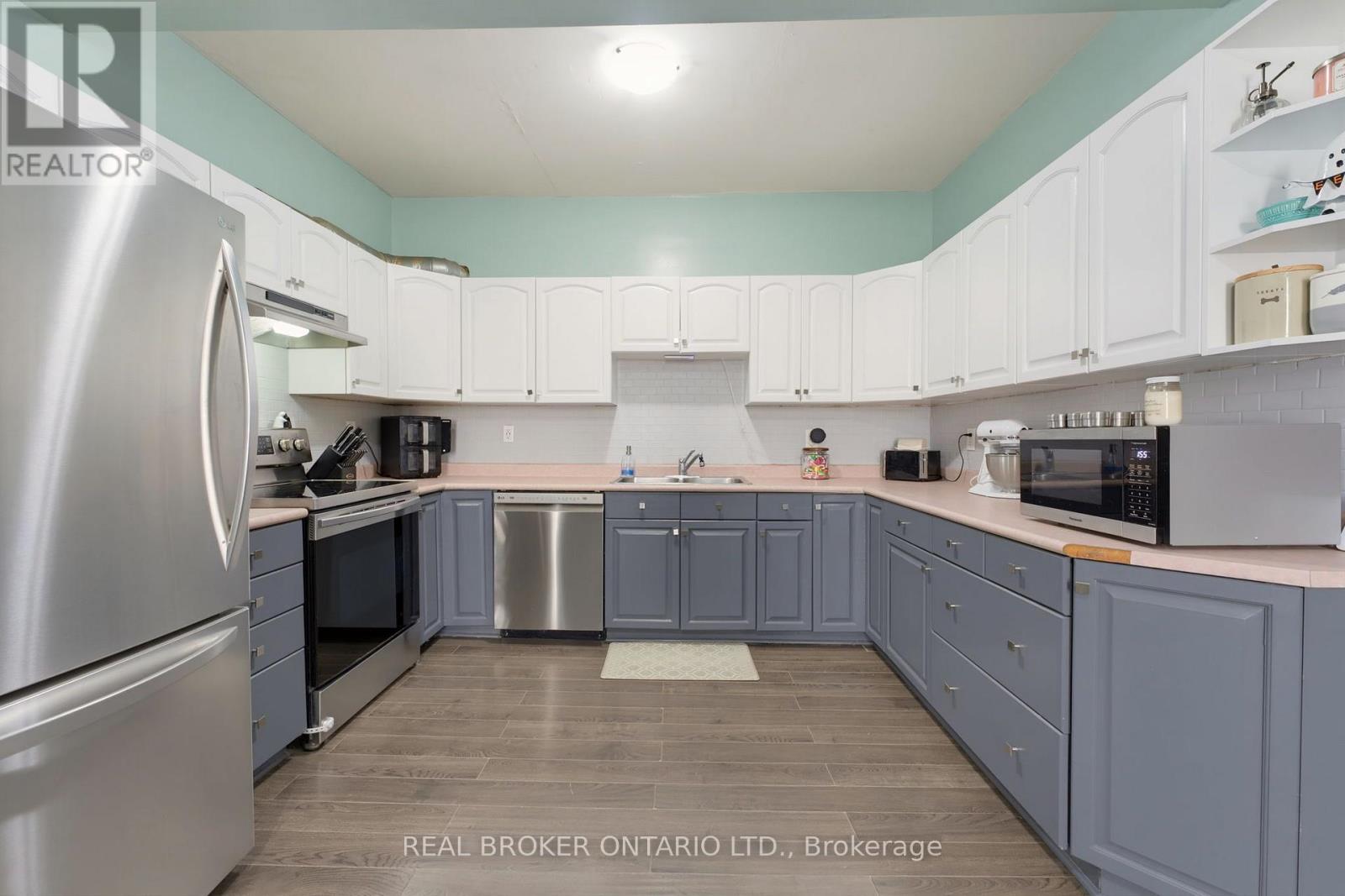 256 Dundas Street Property Photo 5