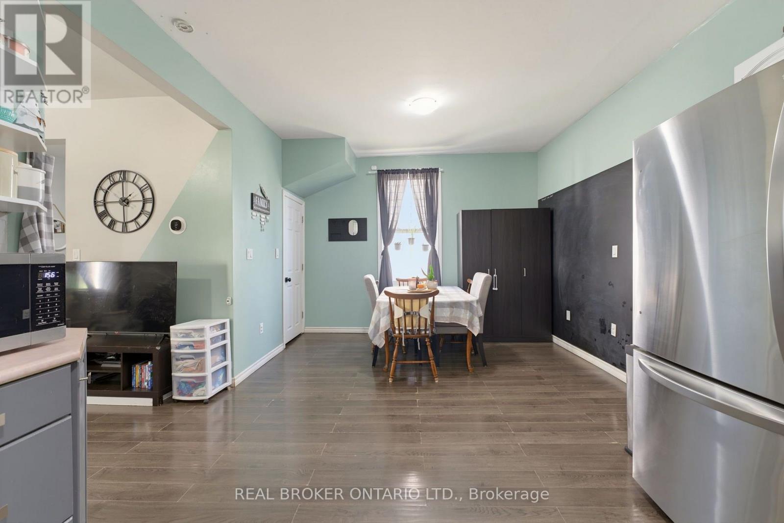 256 Dundas Street Property Photo 8
