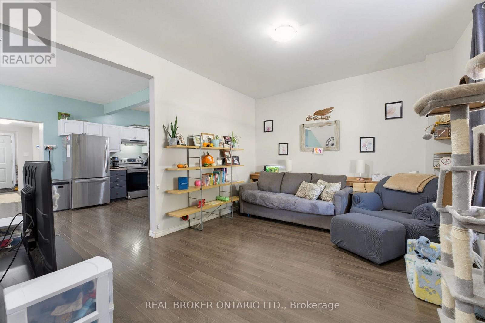 256 Dundas Street Property Photo 10