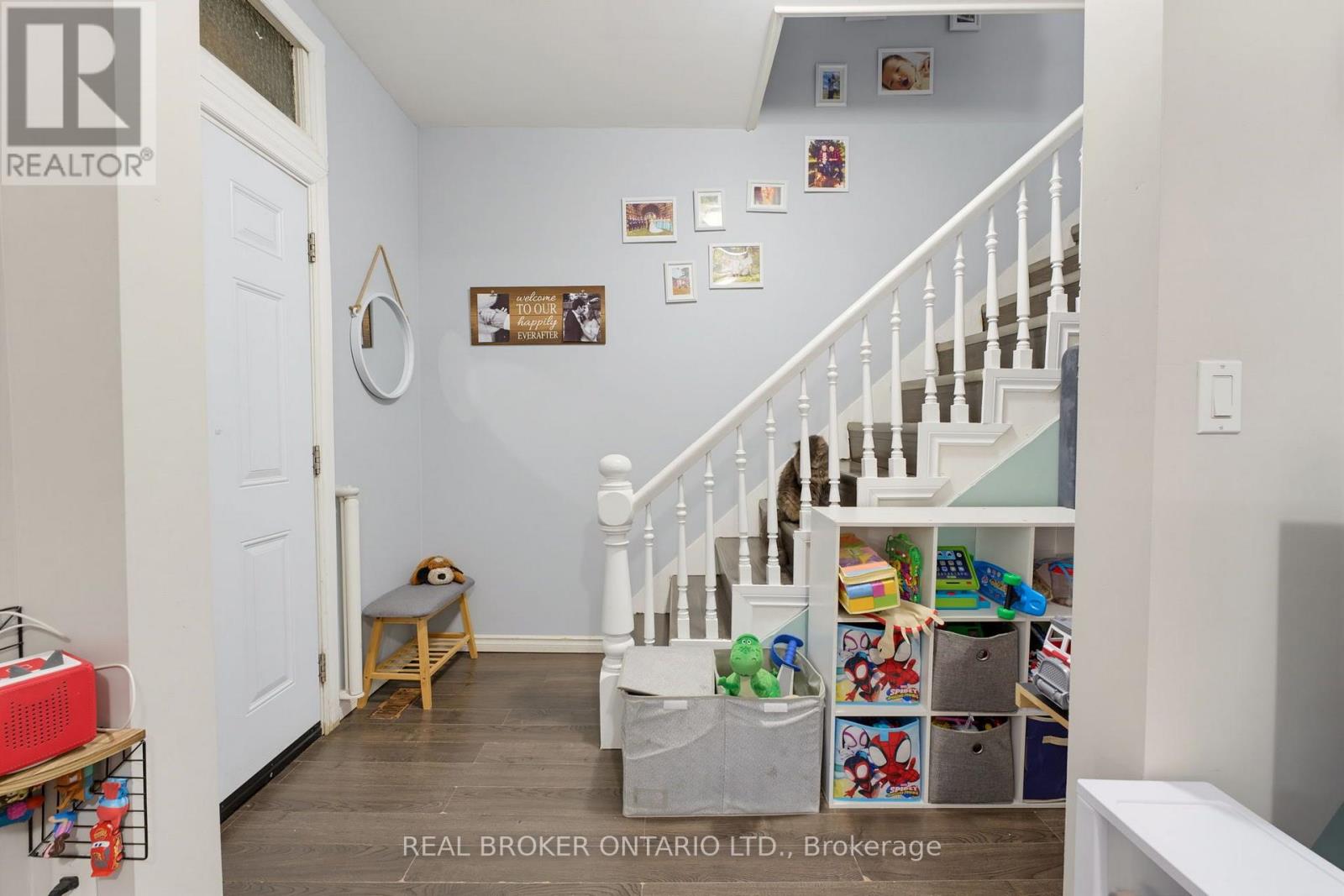 256 Dundas Street Property Photo 13