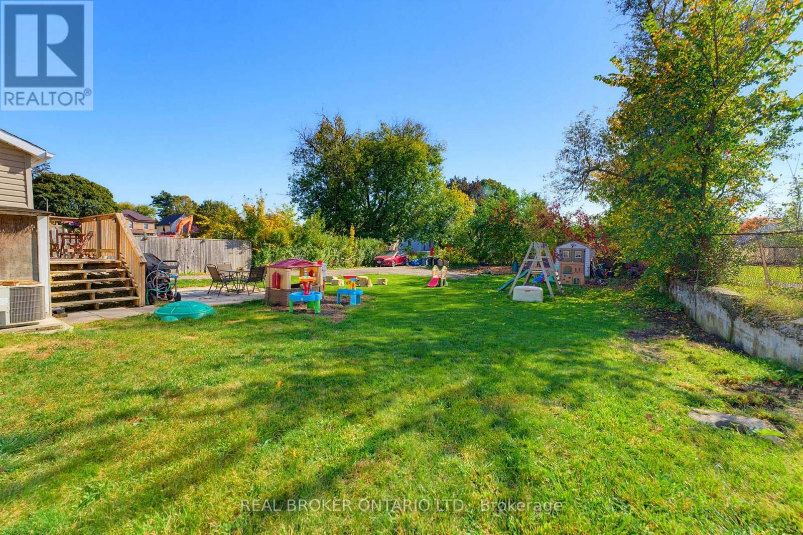 256 Dundas Street Property Photo 22