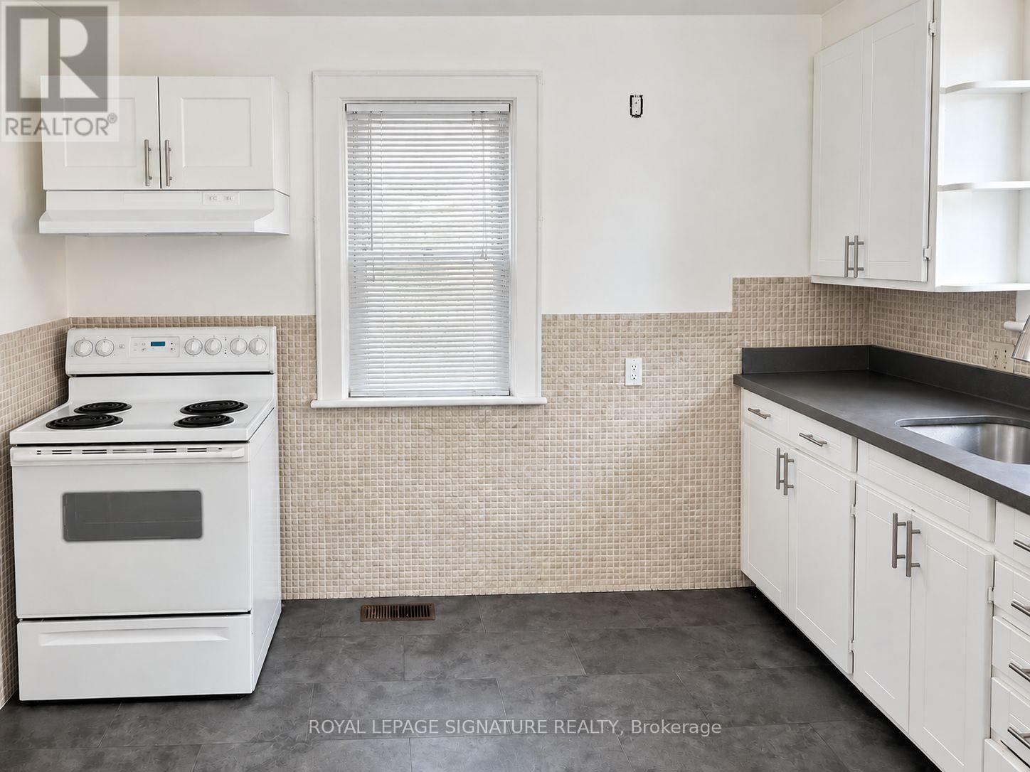 Upper - 132 Bridgeport Road E Property Photo 13