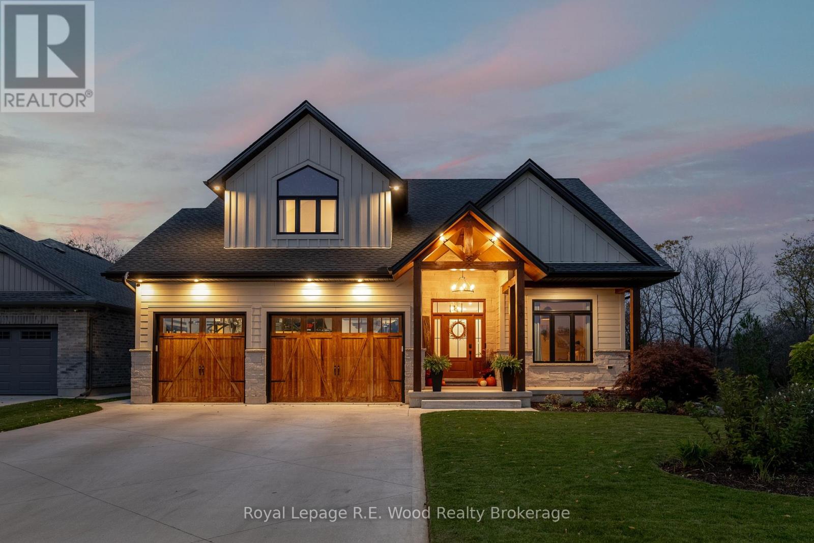 19 Royal Dornoch Drive Property Photo 2