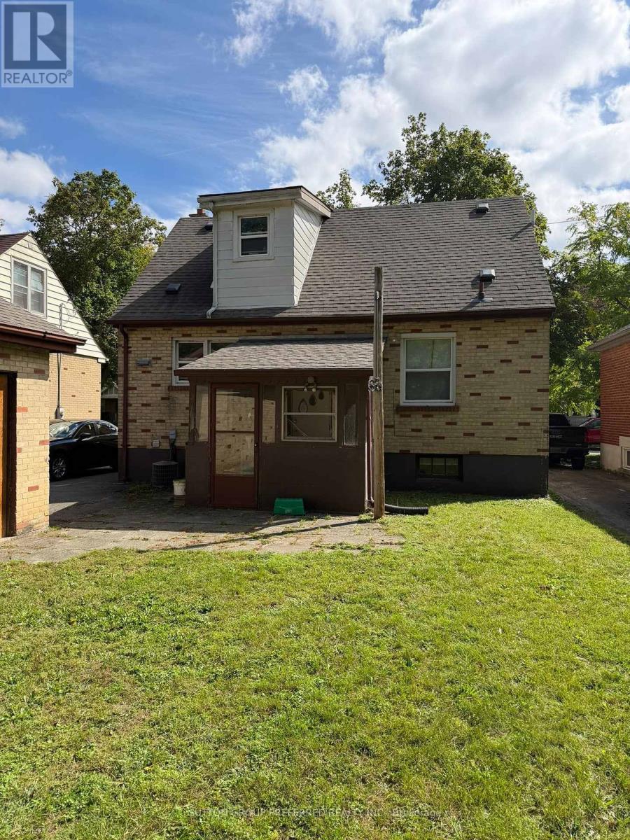 220 Bernard Avenue Property Photo 3