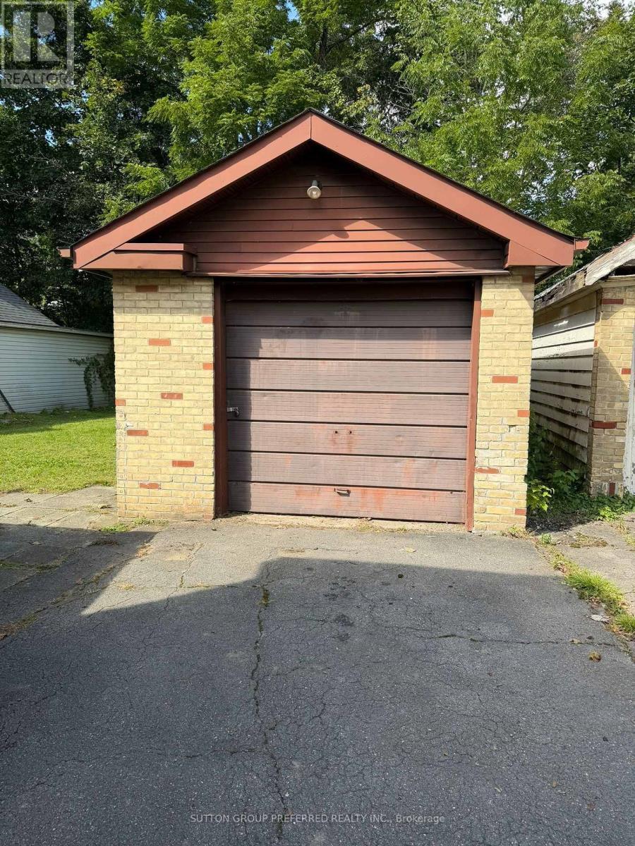 220 Bernard Avenue Property Photo 7