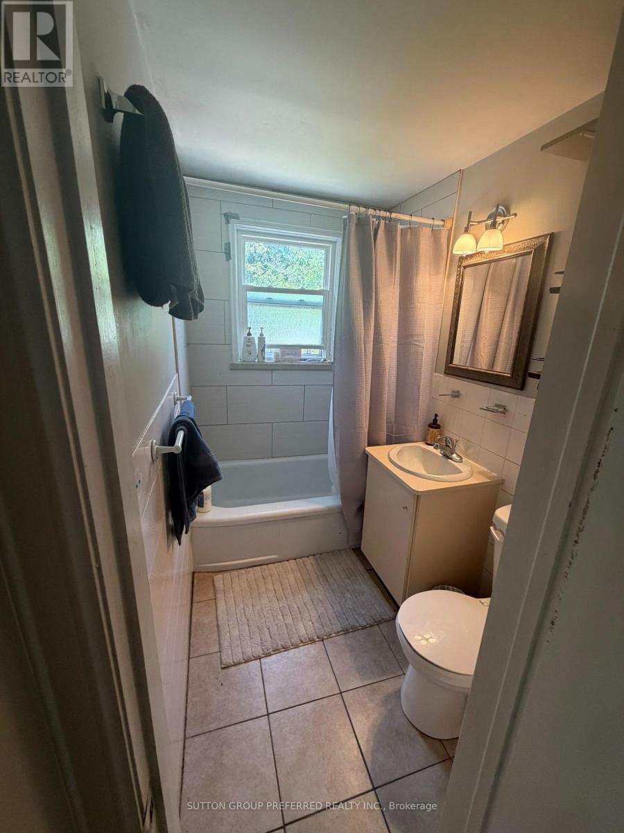 220 Bernard Avenue Property Photo 8