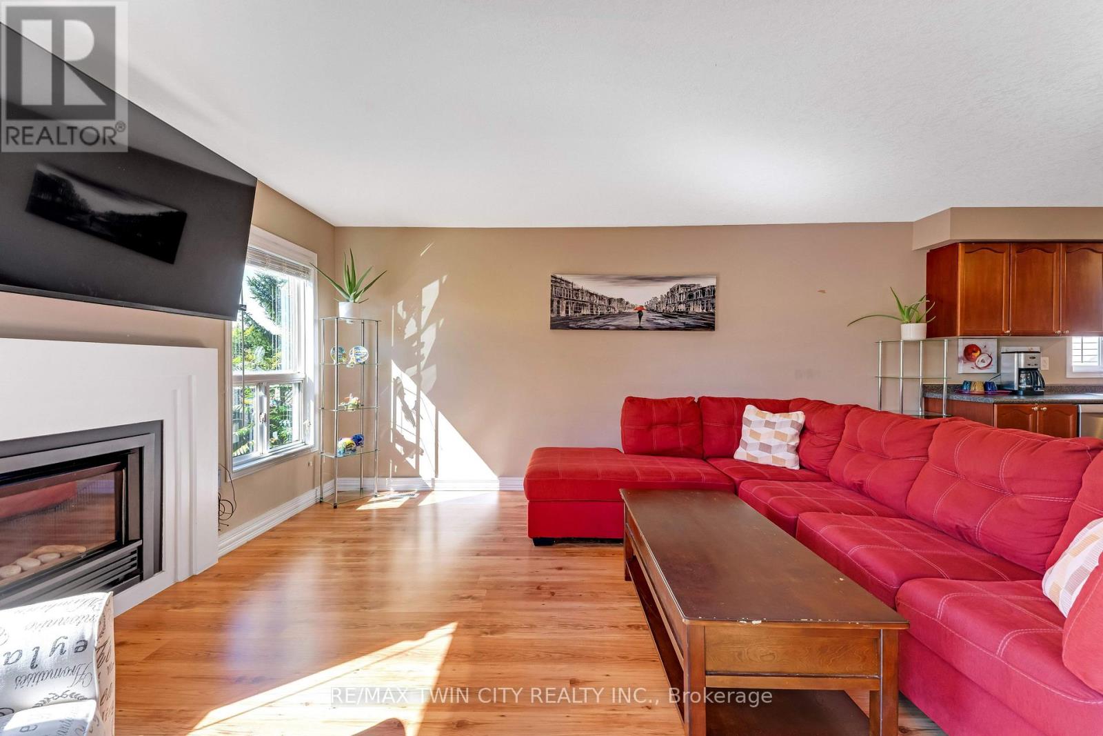 320 Brandenburg Place Property Photo 6