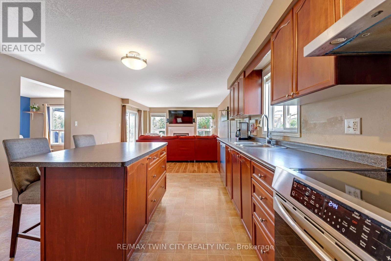 320 Brandenburg Place Property Photo 13