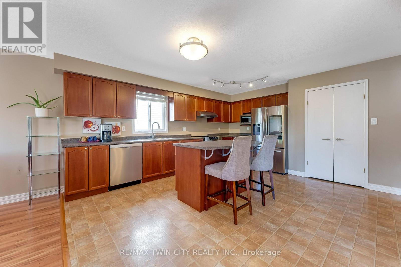 320 Brandenburg Place Property Photo 15