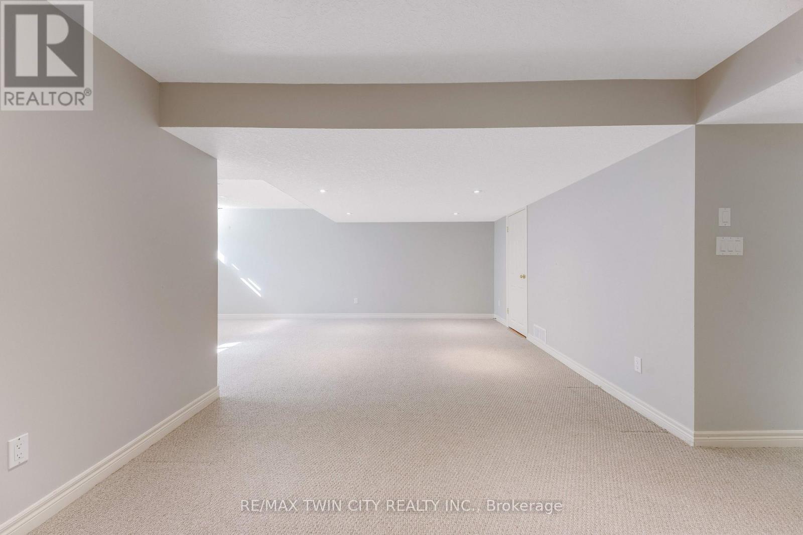 320 Brandenburg Place Property Photo 33