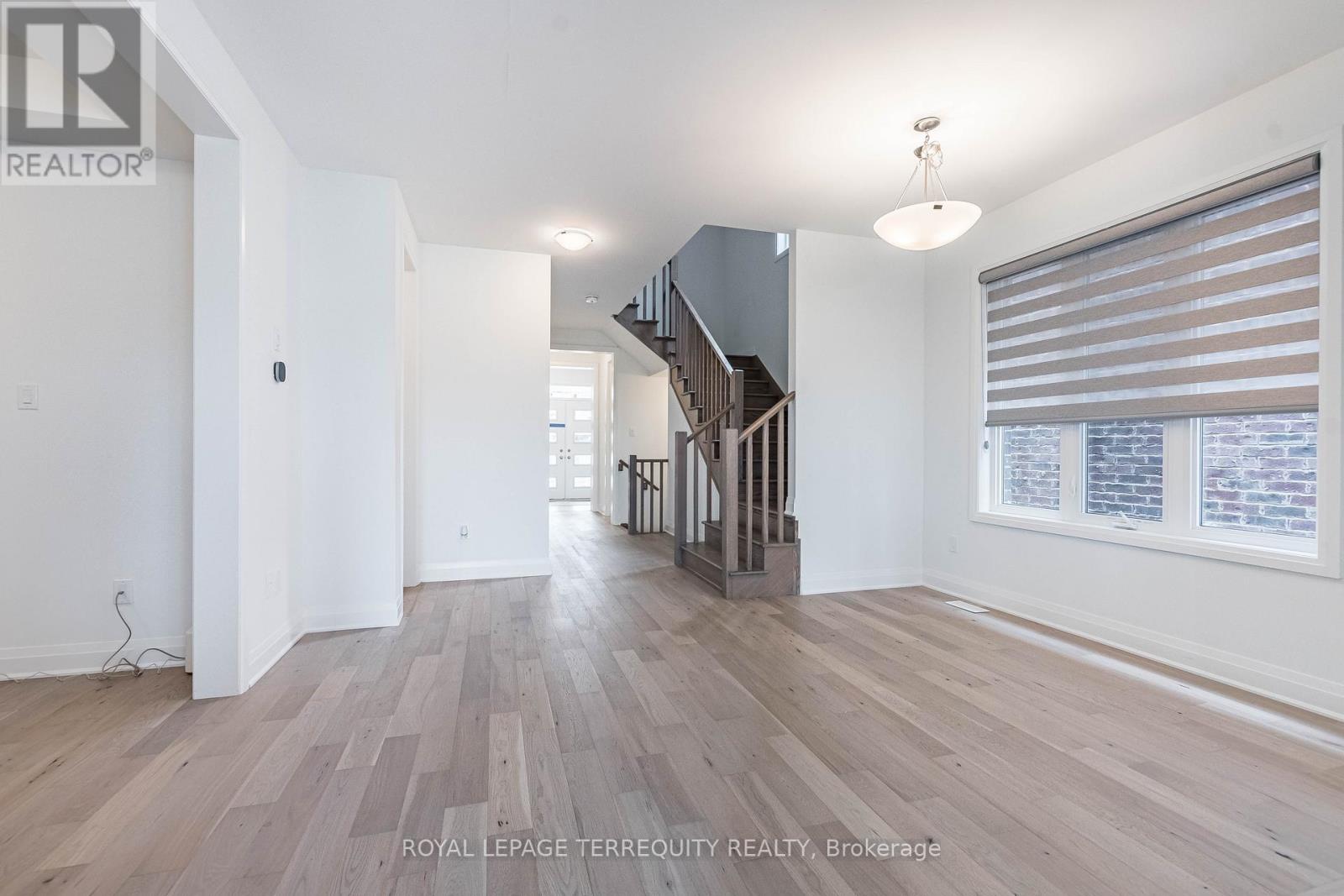 150 Forestwalk Street Property Photo 2