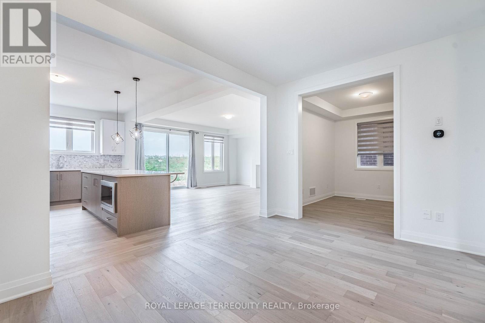 150 Forestwalk Street Property Photo 4