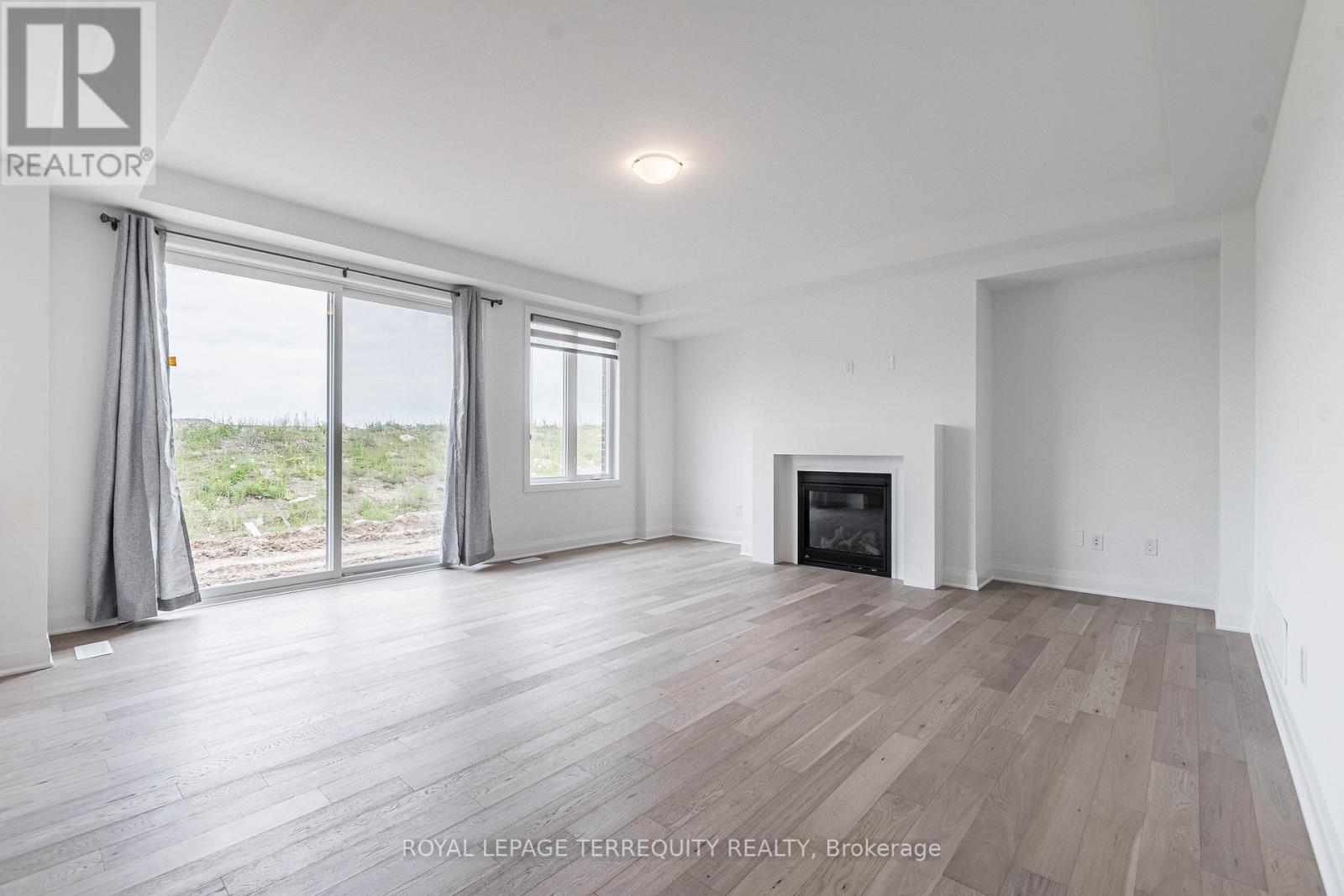 150 Forestwalk Street Property Photo 5