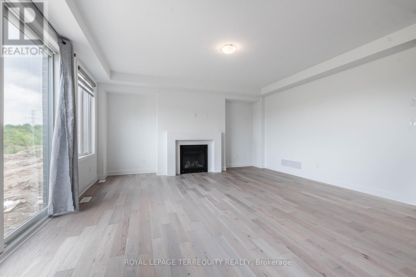 150 Forestwalk Street Property Photo 6