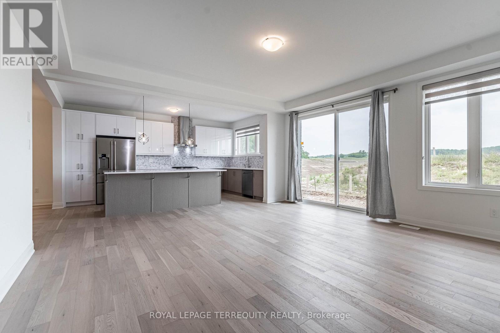 150 Forestwalk Street Property Photo 7