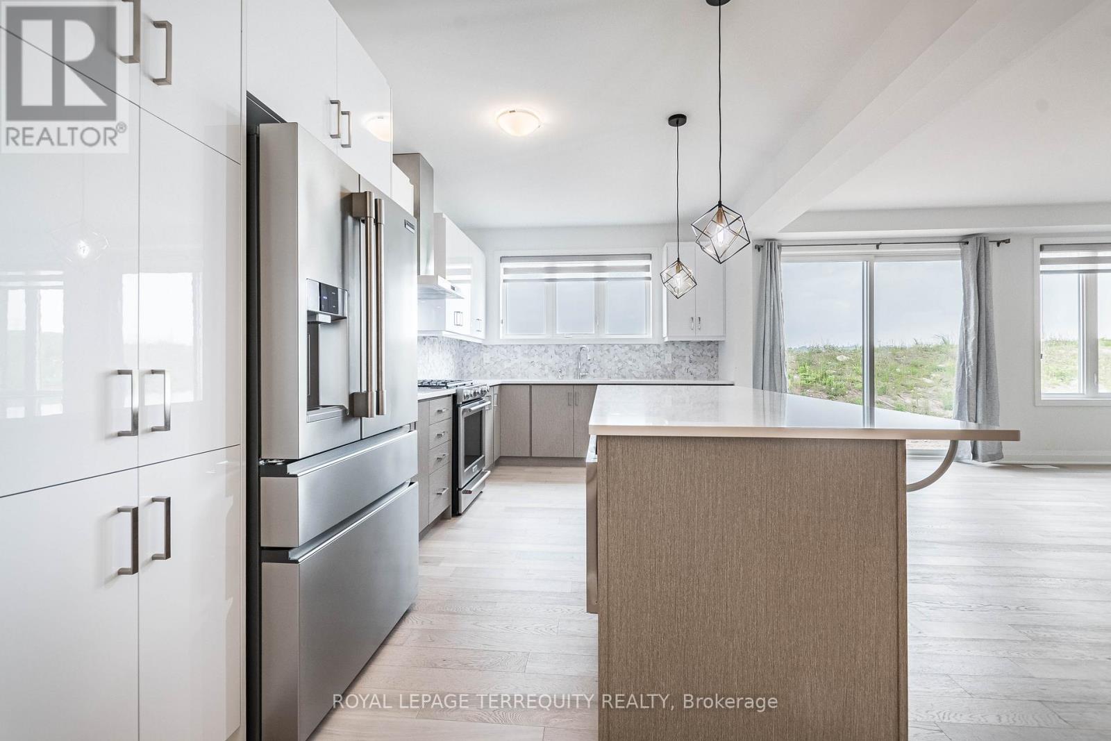 150 Forestwalk Street Property Photo 11