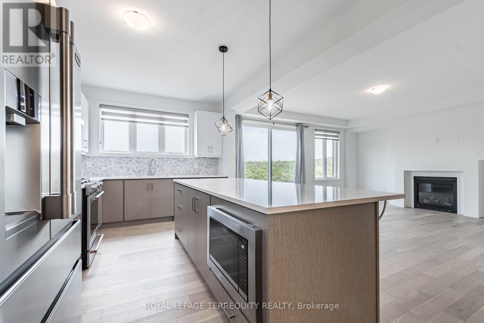 150 Forestwalk Street Property Photo 12