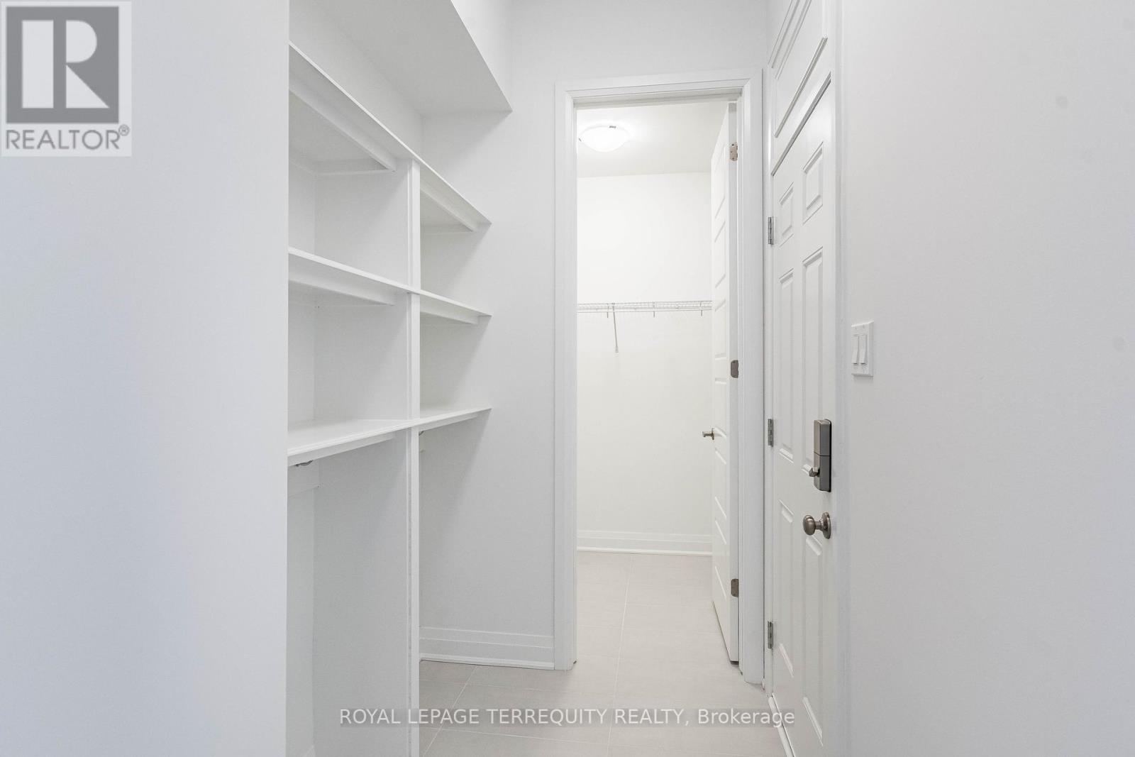 150 Forestwalk Street Property Photo 18