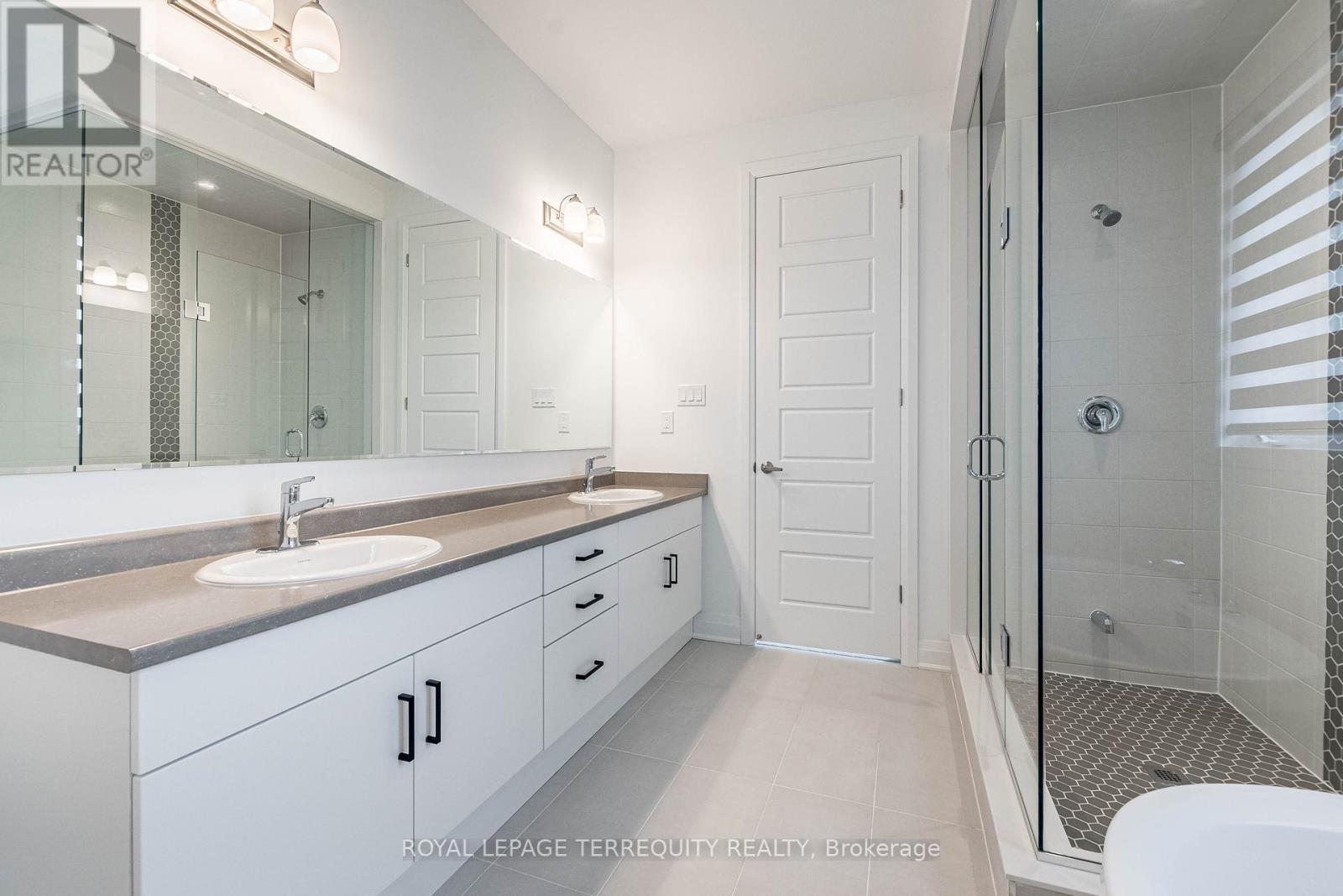 150 Forestwalk Street Property Photo 24