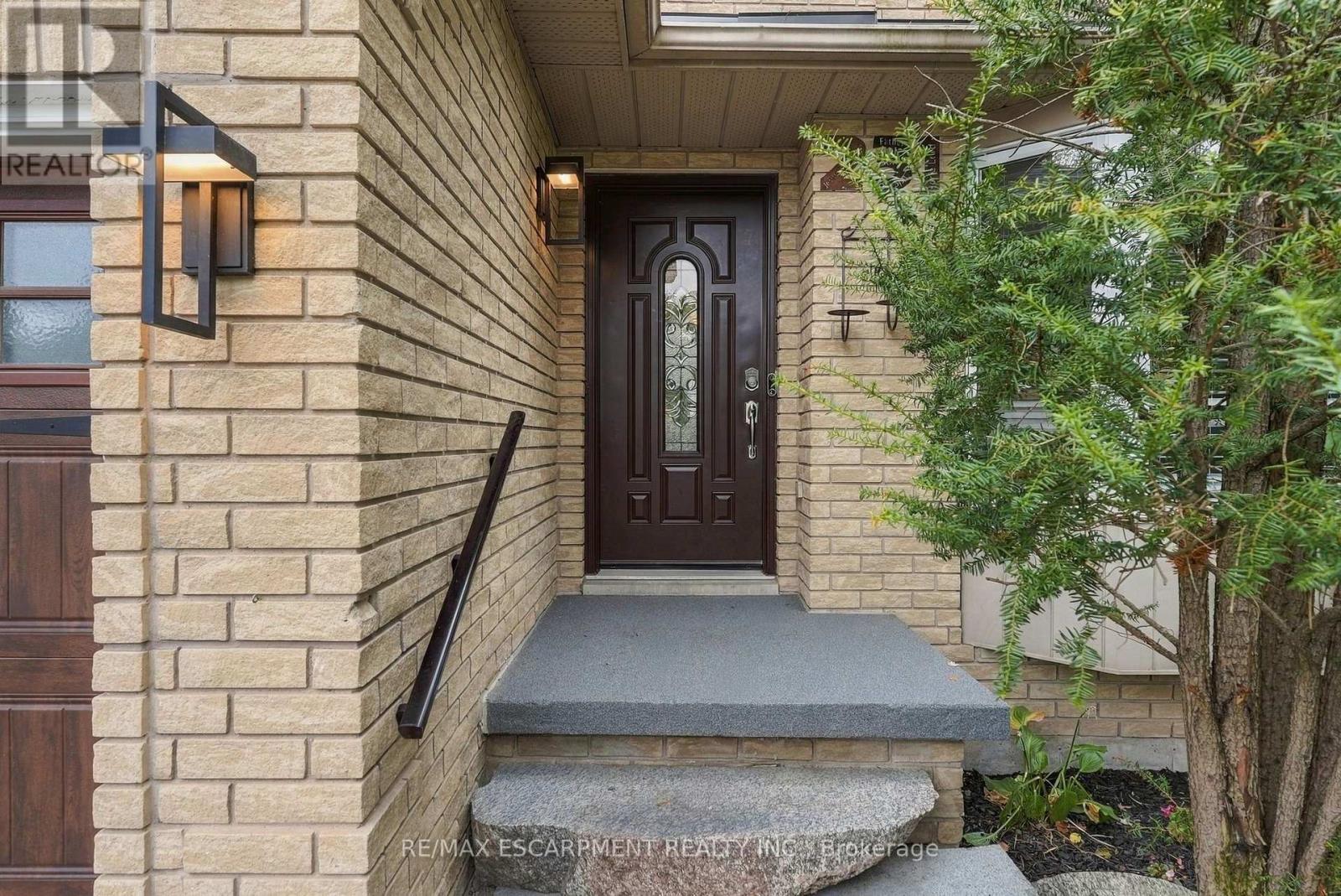 231 Parkside Drive Property Photo 2