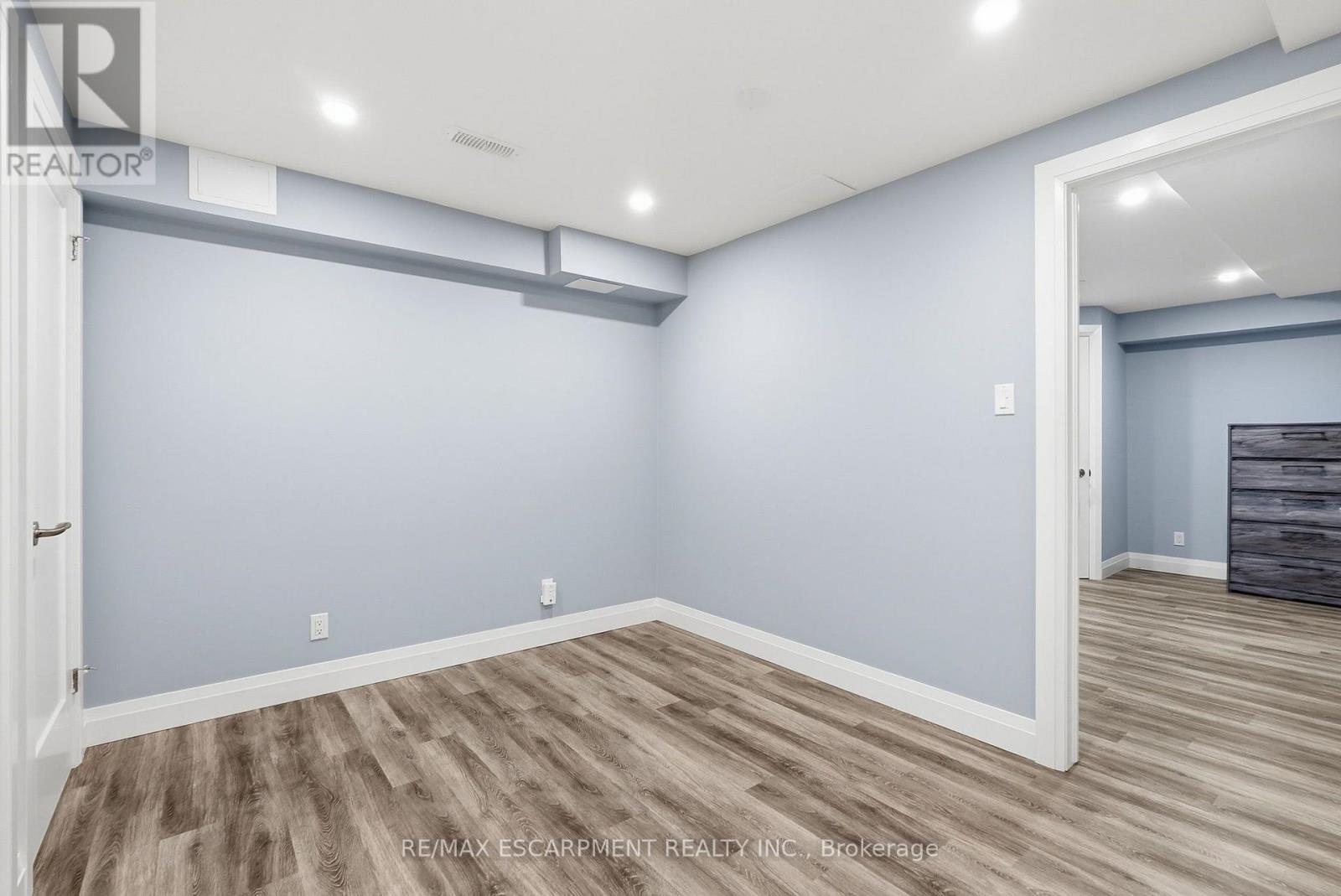 231 Parkside Drive Property Photo 38