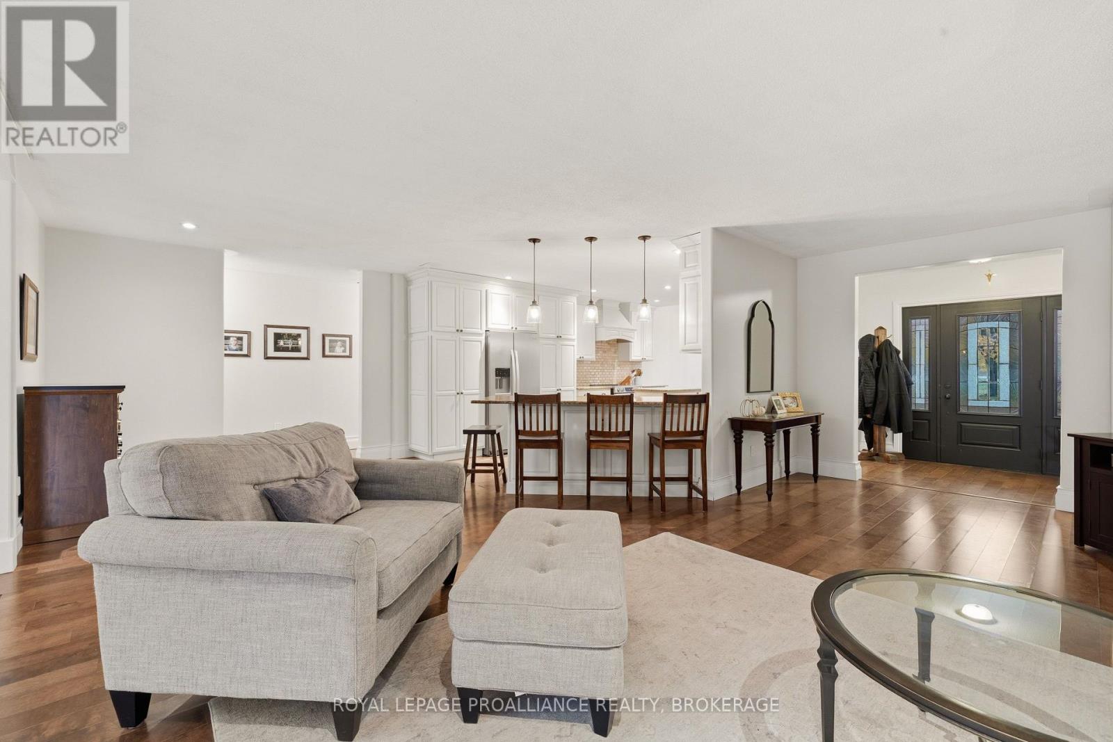 5403 Holmes Road Property Photo 10