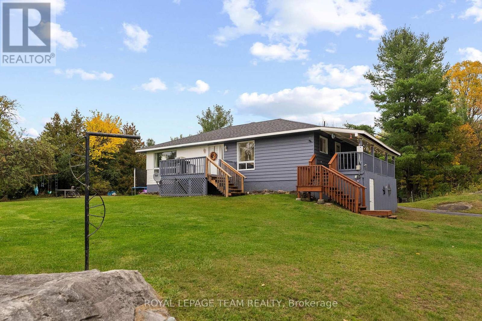 2380 Johnston Road Property Photo 1