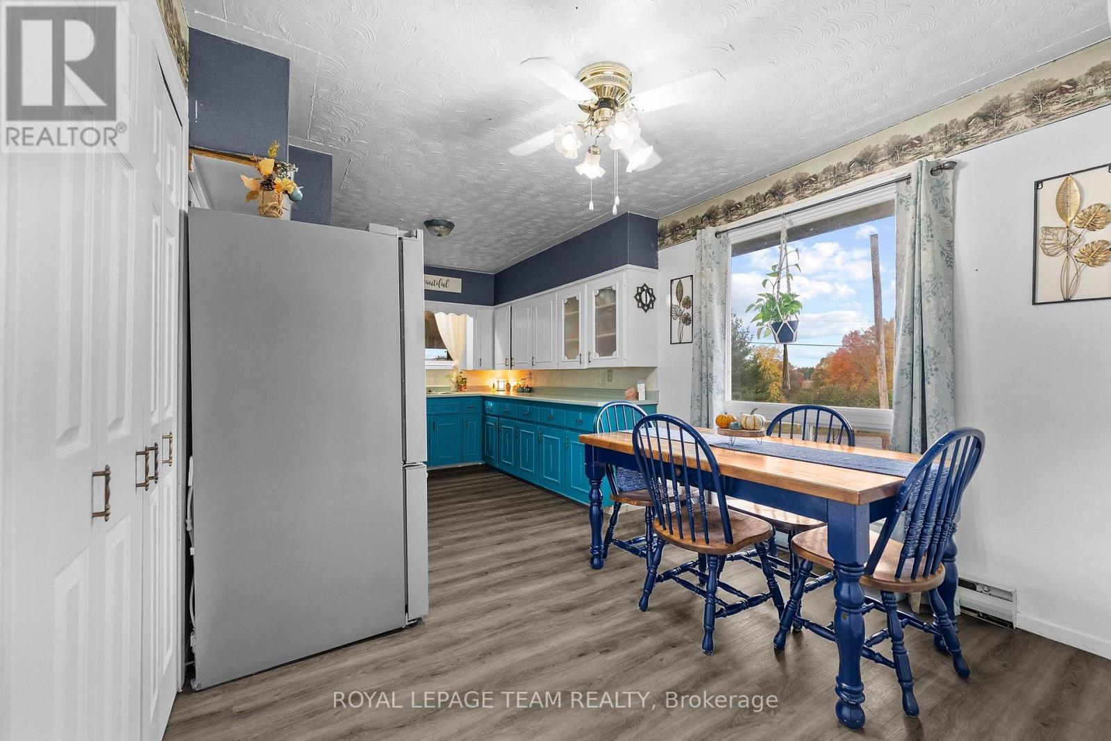 2380 Johnston Road Property Photo 15